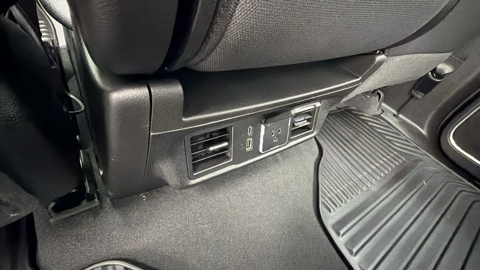 Thumbnail: 2026 Chevrolet Silverado 1500 - 25