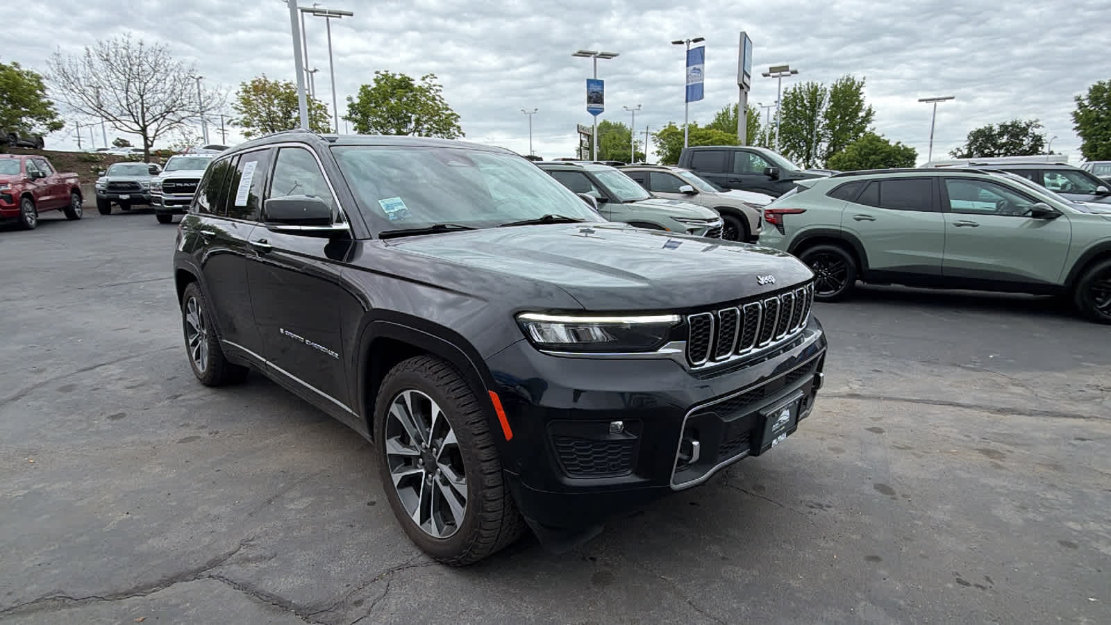 Thumbnail: 2023 Jeep Grand Cherokee - 3