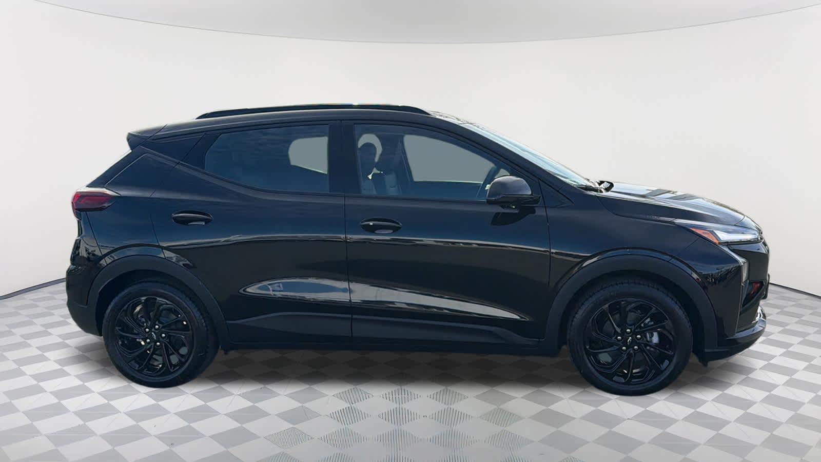 Thumbnail: 2027 Chevrolet Bolt EV - 4