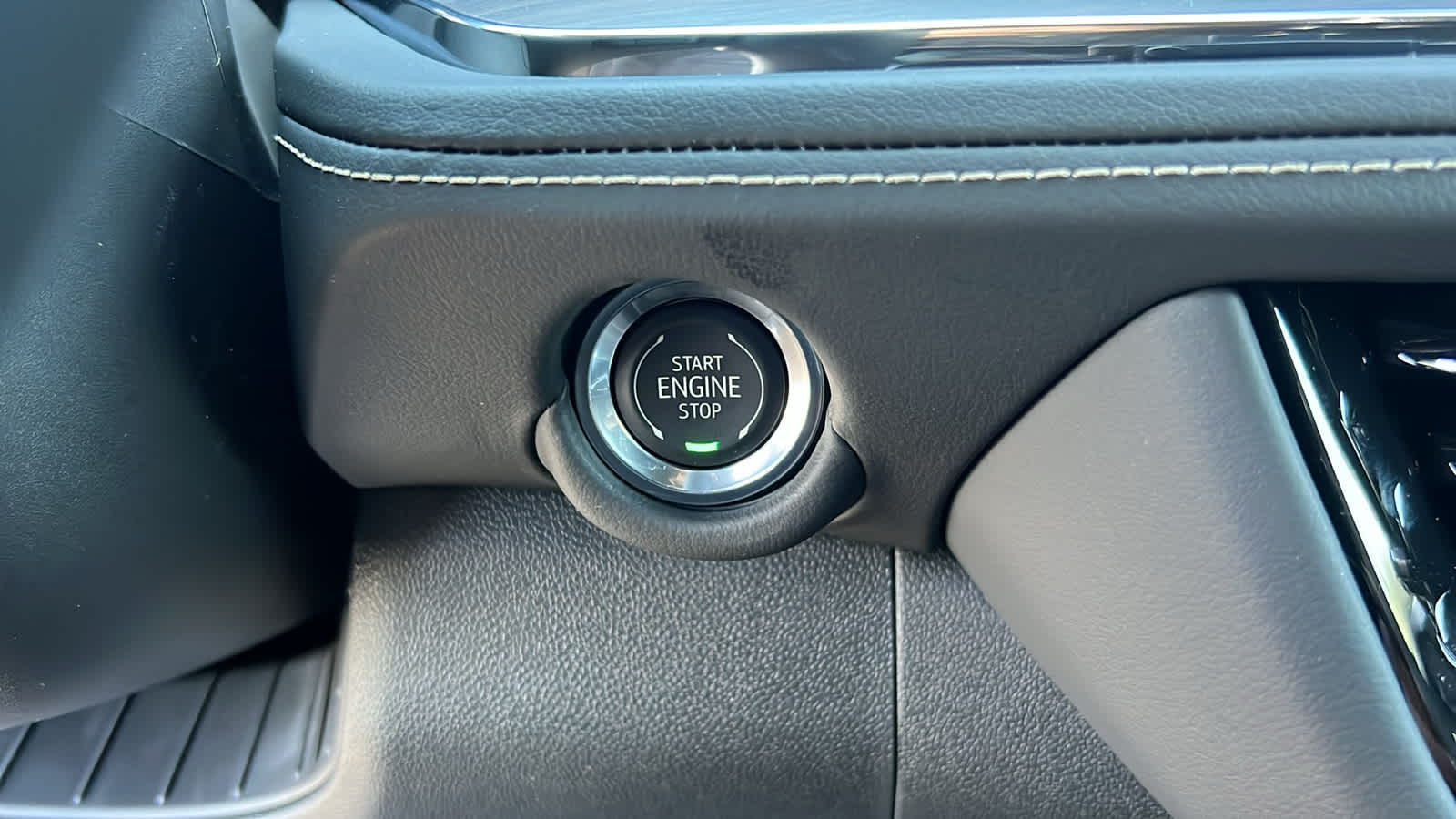 Thumbnail: 2025 Chevrolet Suburban - 17