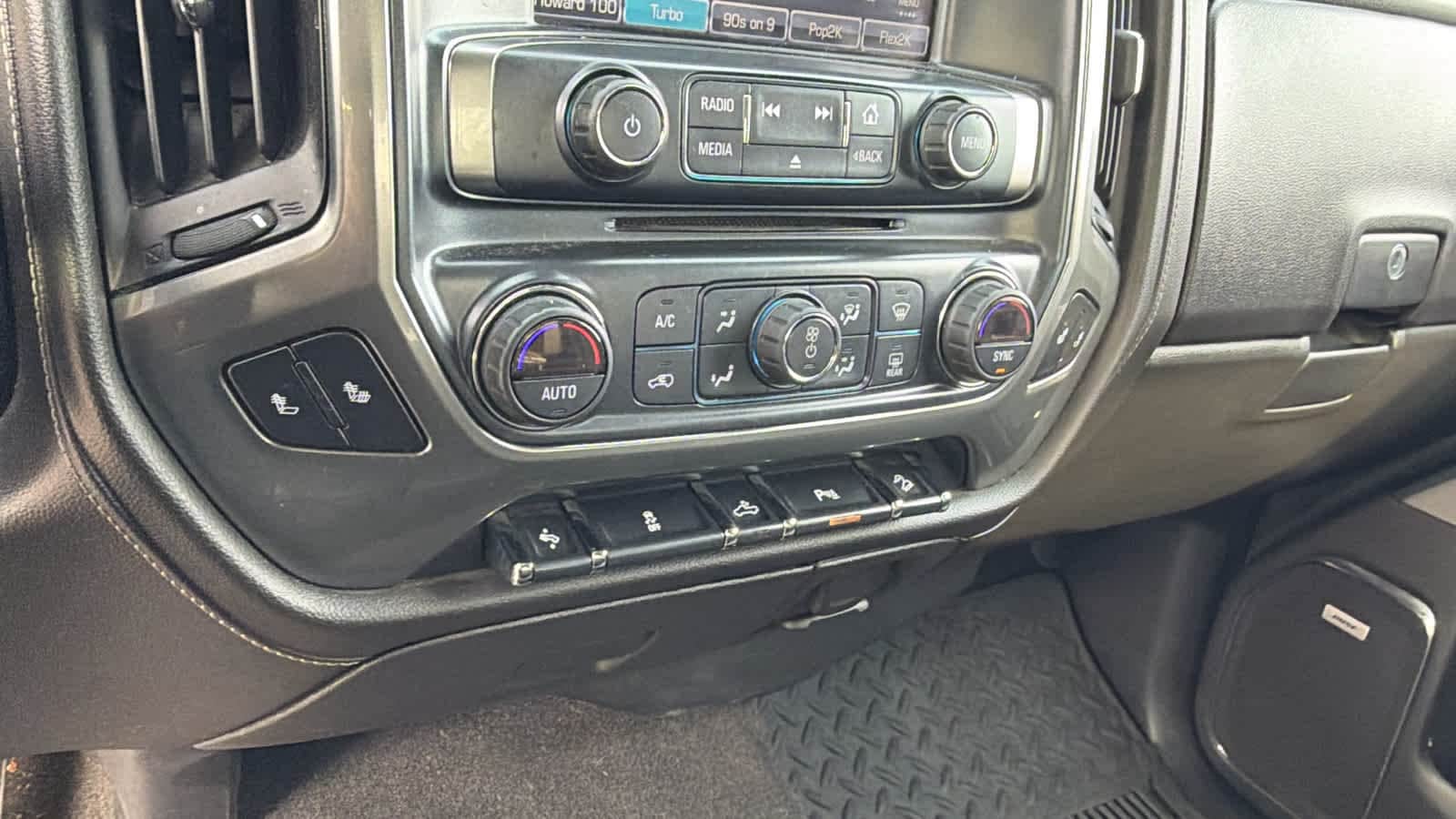 Thumbnail: 2018 Chevrolet Silverado 1500 - 13