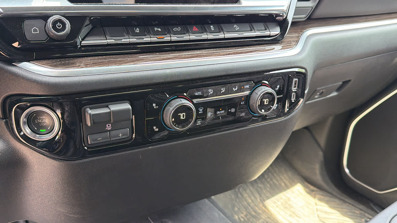 Thumbnail: 2026 Chevrolet Silverado 2500 - 13