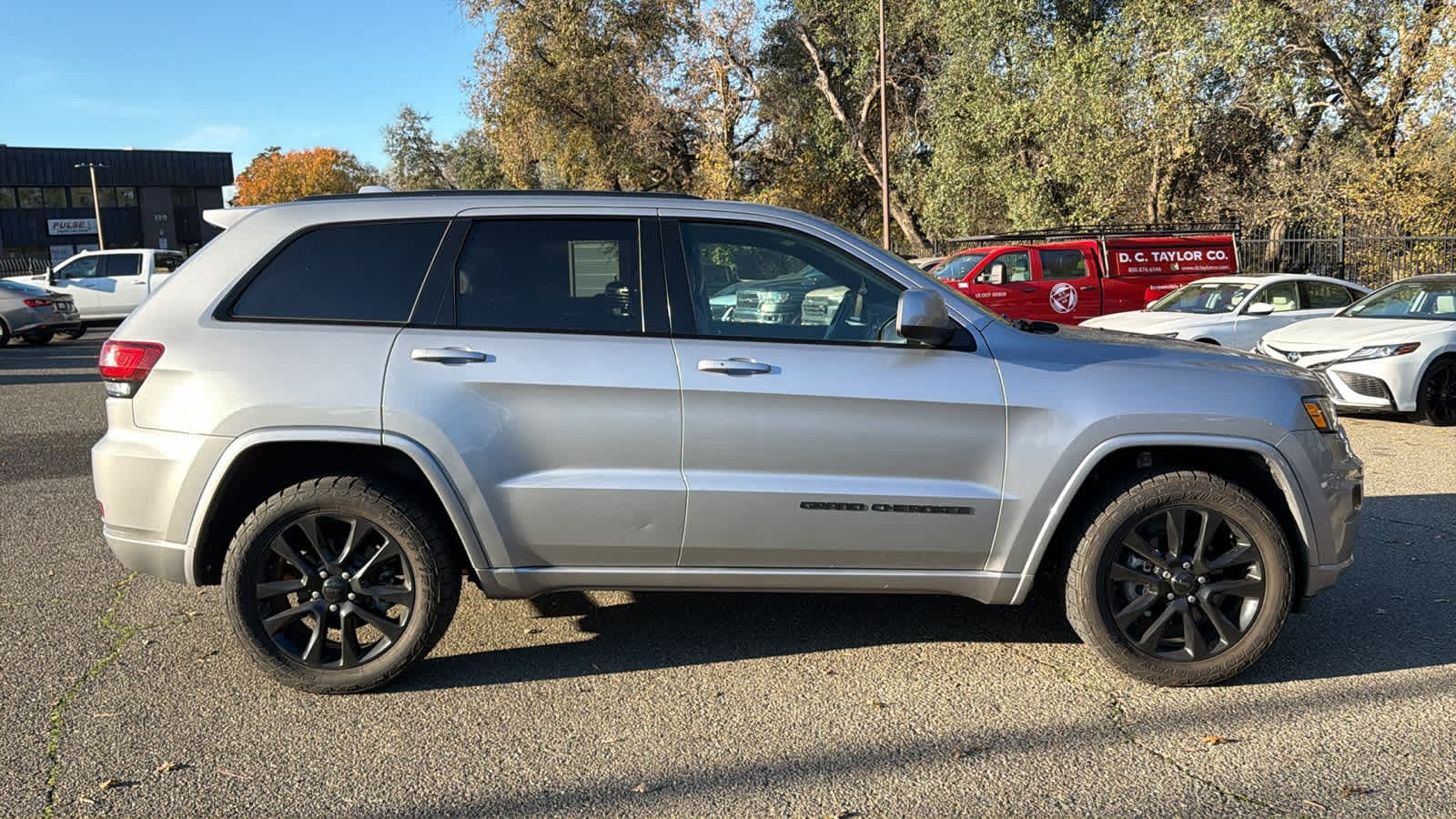 Thumbnail: 2018 Jeep Grand Cherokee - 4