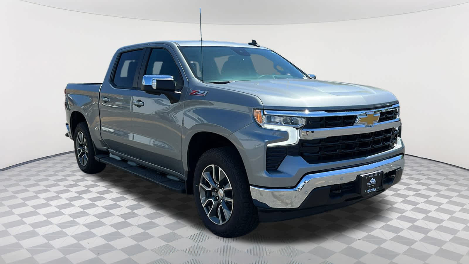 2025 Chevrolet Silverado 1500 LT photo 3