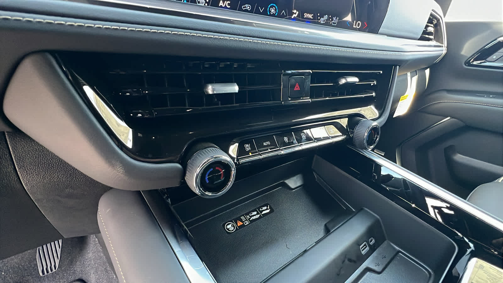 Thumbnail: 2025 Chevrolet Tahoe - 14