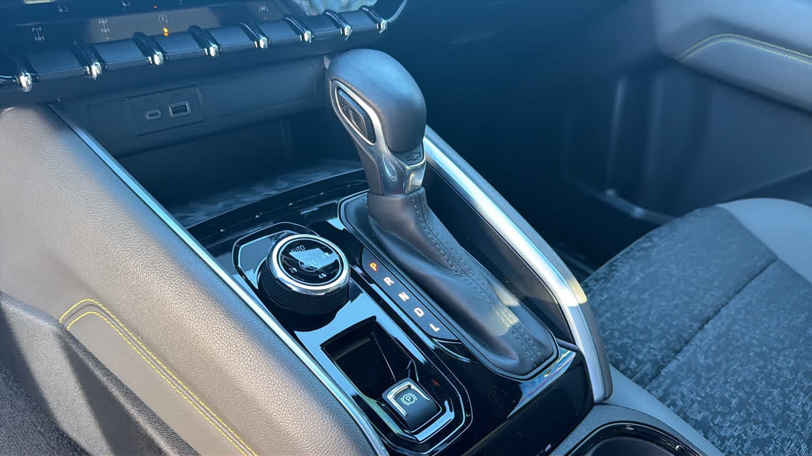 Thumbnail: 2024 Chevrolet Colorado - 12