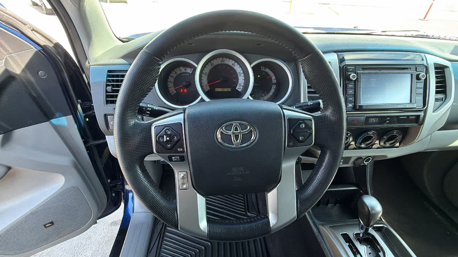 Thumbnail: 2014 Toyota Tacoma - 18