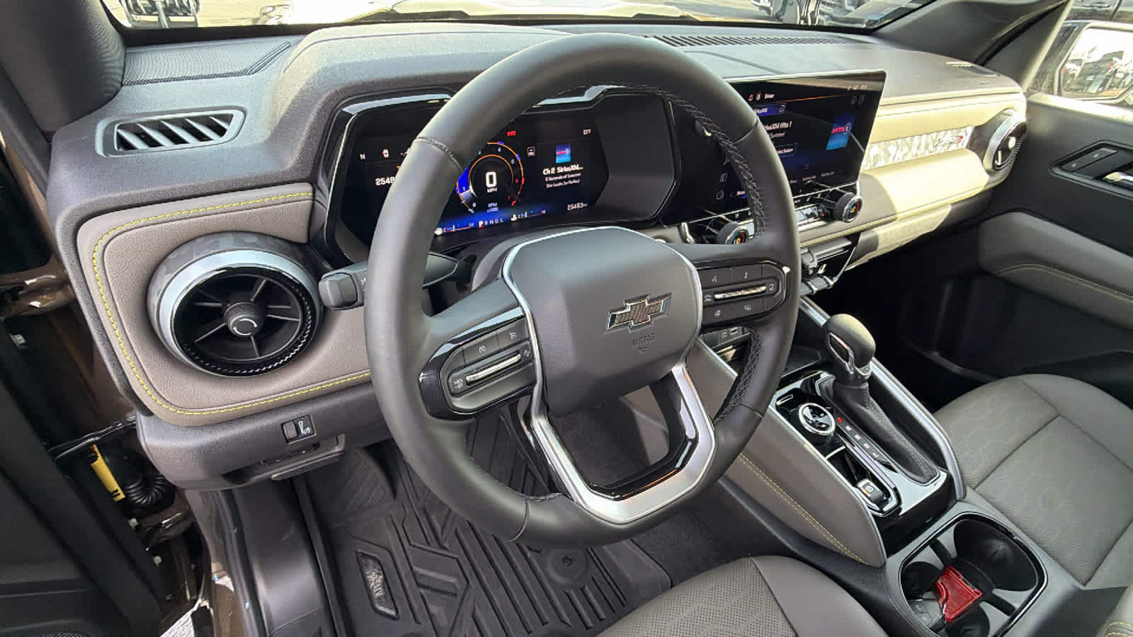 Thumbnail: 2025 Chevrolet Colorado - 10