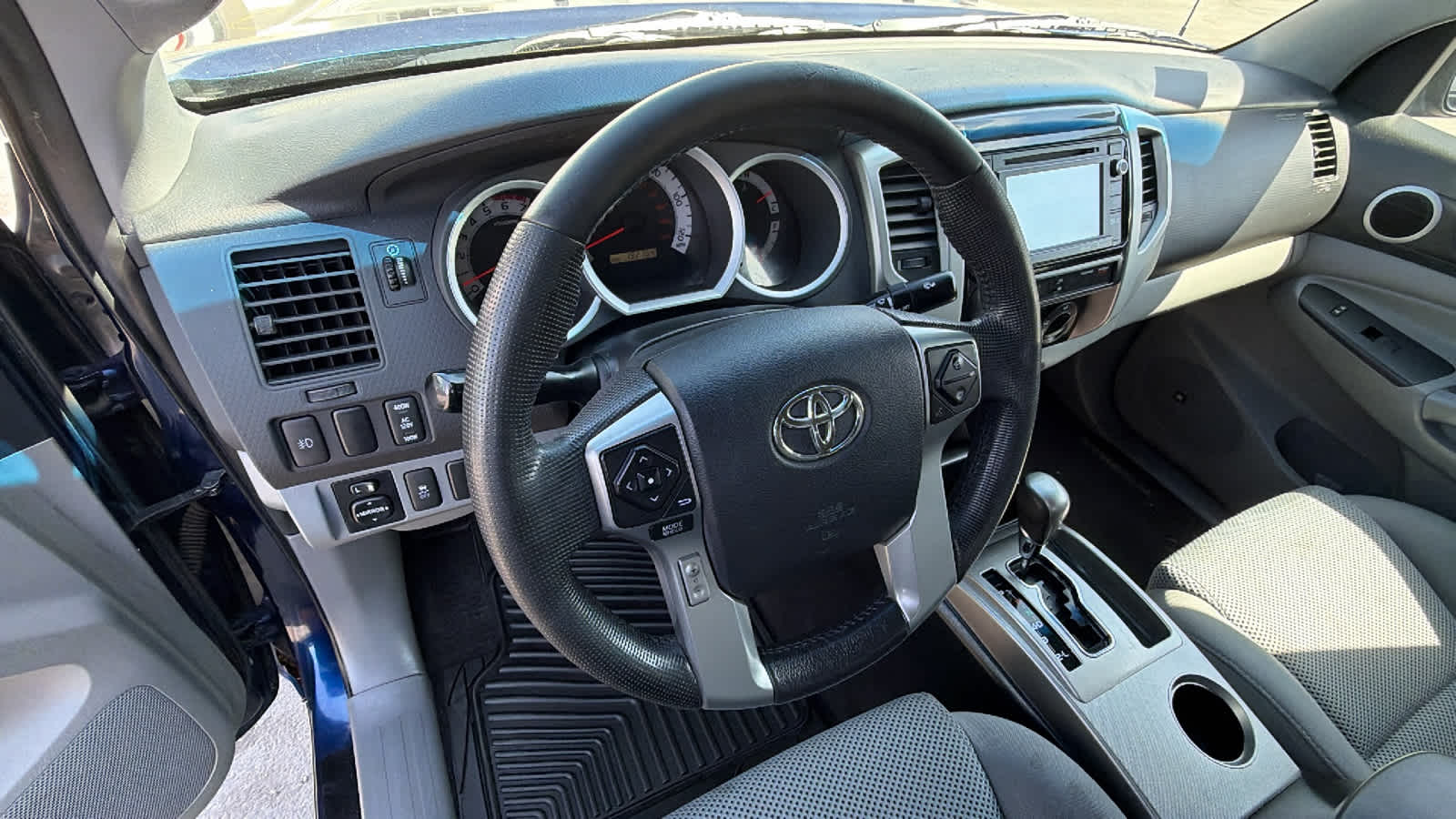 Thumbnail: 2014 Toyota Tacoma - 10