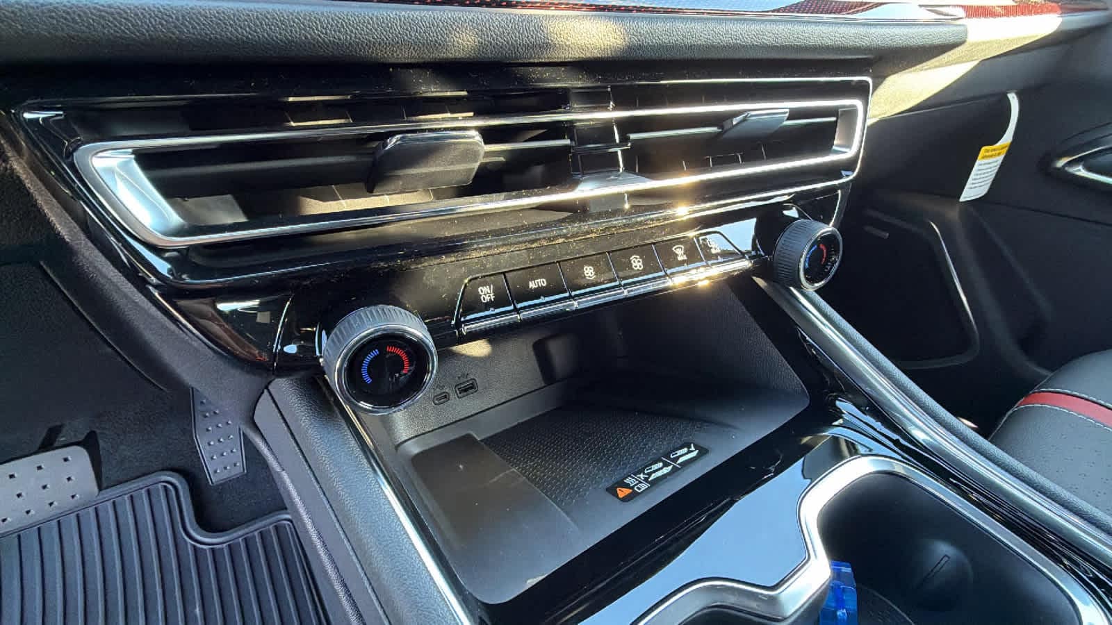 Thumbnail: 2026 Chevrolet Traverse - 14