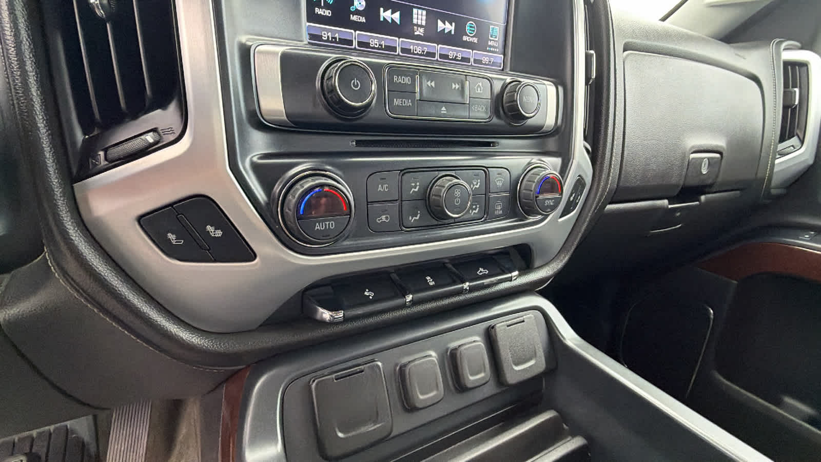 Thumbnail: 2018 GMC Sierra 2500 - 14