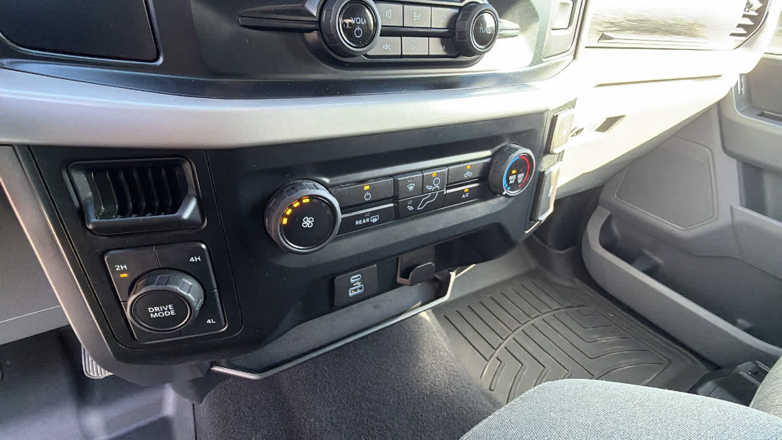 Thumbnail: 2023 Ford F-150 - 14