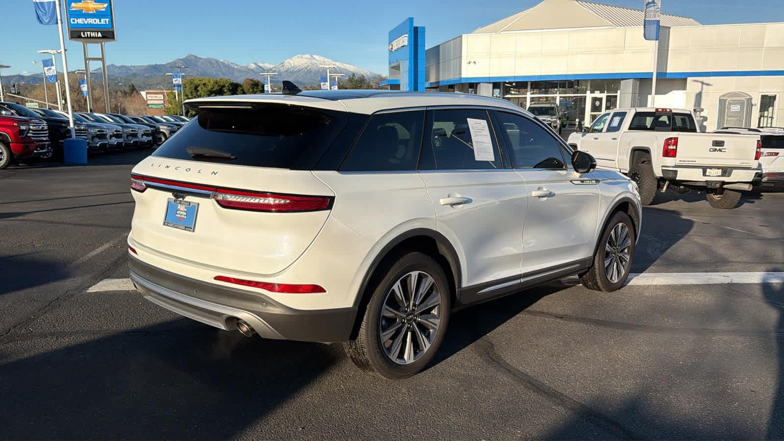 Thumbnail: 2022 Lincoln Corsair - 5