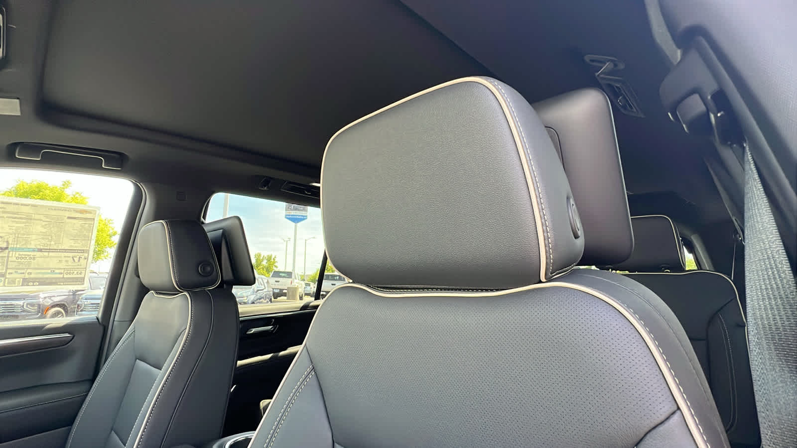 Thumbnail: 2025 Chevrolet Tahoe - 11