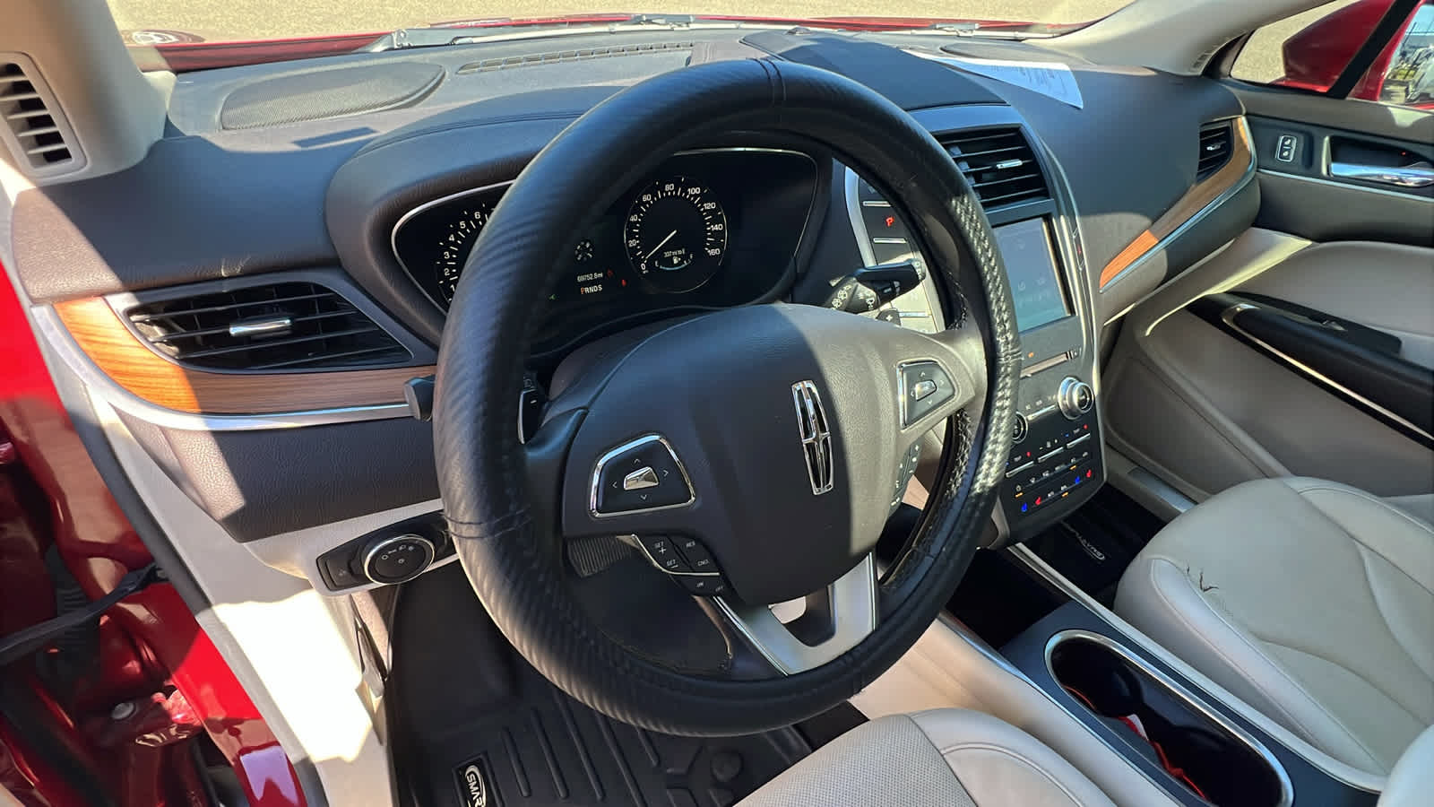 Thumbnail: 2015 Lincoln MKC - 10