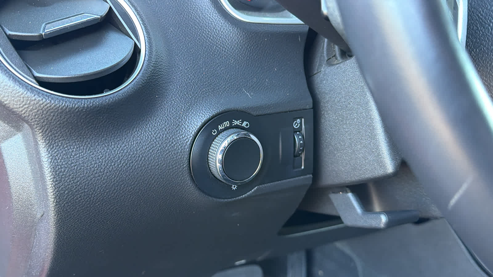 Thumbnail: 2010 Chevrolet Camaro - 16