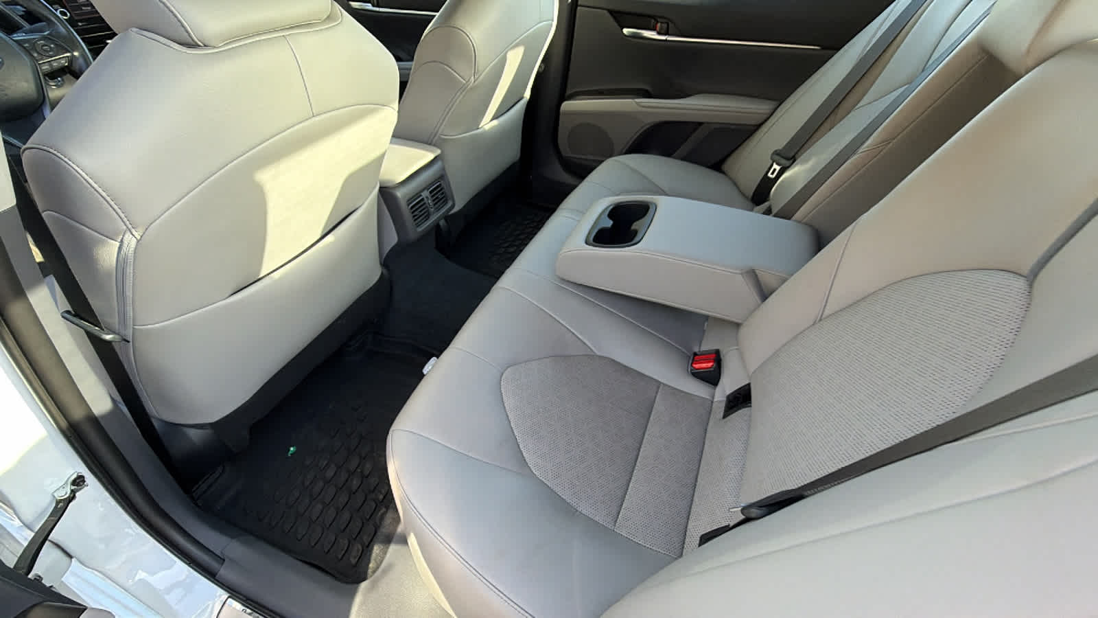 Thumbnail: 2022 Toyota Camry - 17