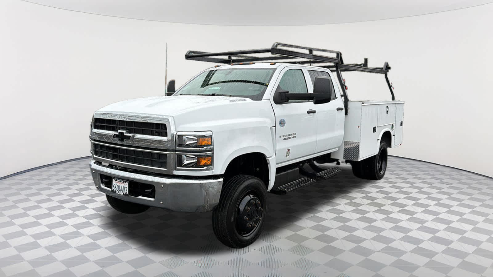 2024 Chevrolet Silverado 4500 Medium Duty Chassis Cab Work Truck's photo