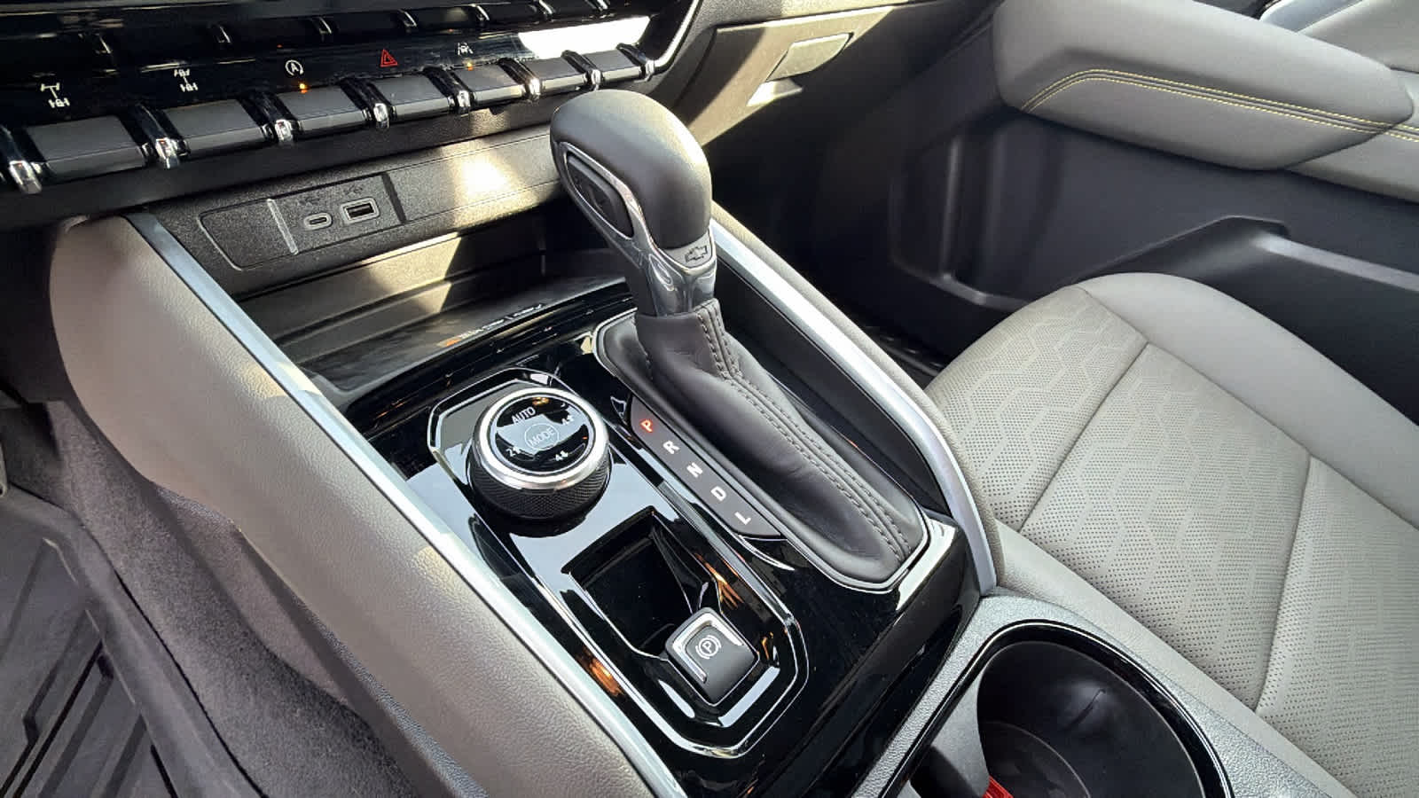 Thumbnail: 2025 Chevrolet Colorado - 13