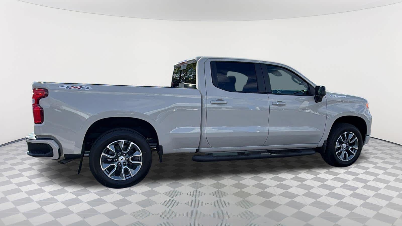 Thumbnail: 2026 Chevrolet Silverado 1500 - 3