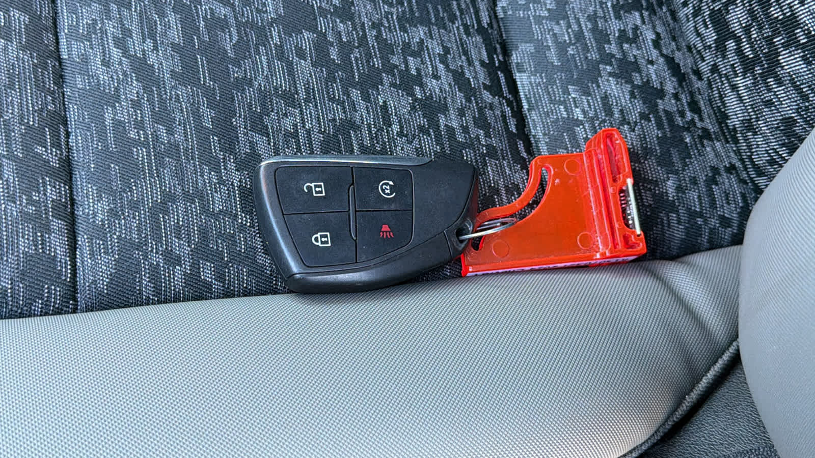 Thumbnail: 2024 Chevrolet Colorado - 29