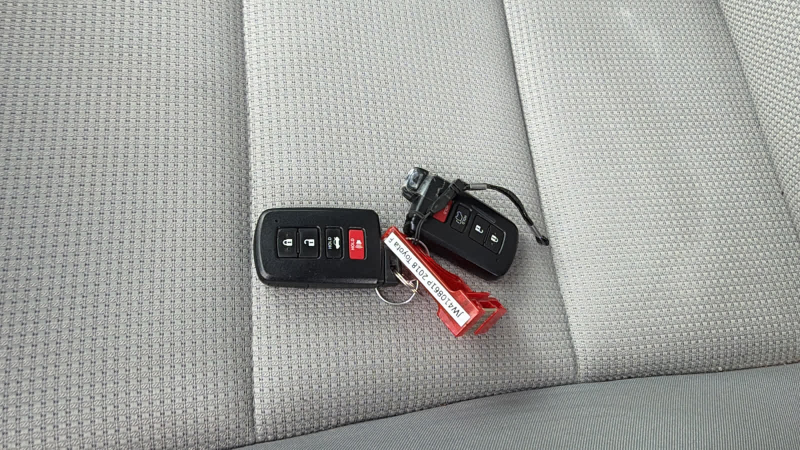 Thumbnail: 2018 Toyota RAV4 - 20