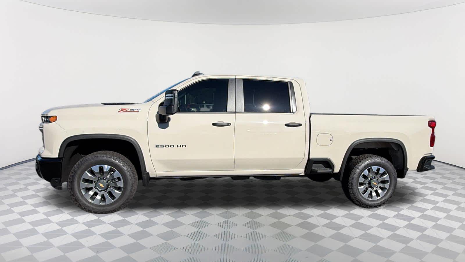 Thumbnail: 2026 Chevrolet Silverado 2500 - 8