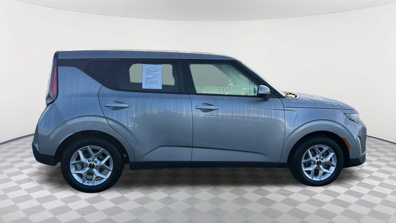 Thumbnail: 2023 Kia Soul - 4
