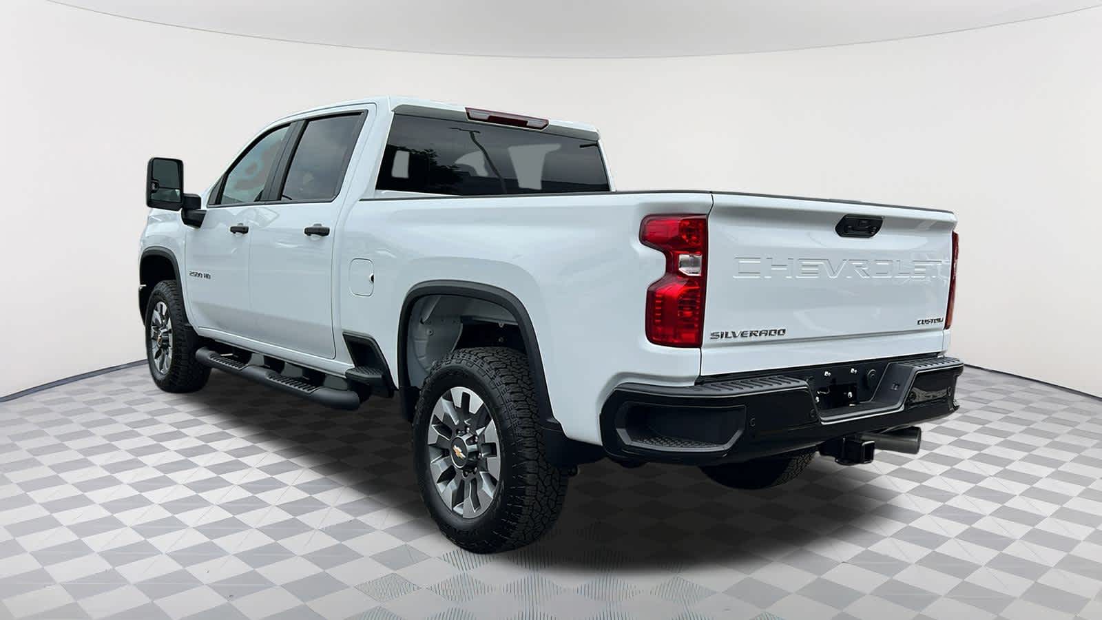 Thumbnail: 2026 Chevrolet Silverado 2500 - 7