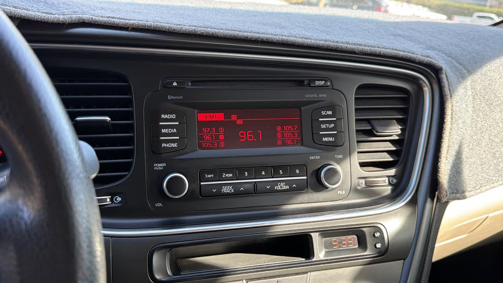 Thumbnail: 2015 Kia Optima - 14