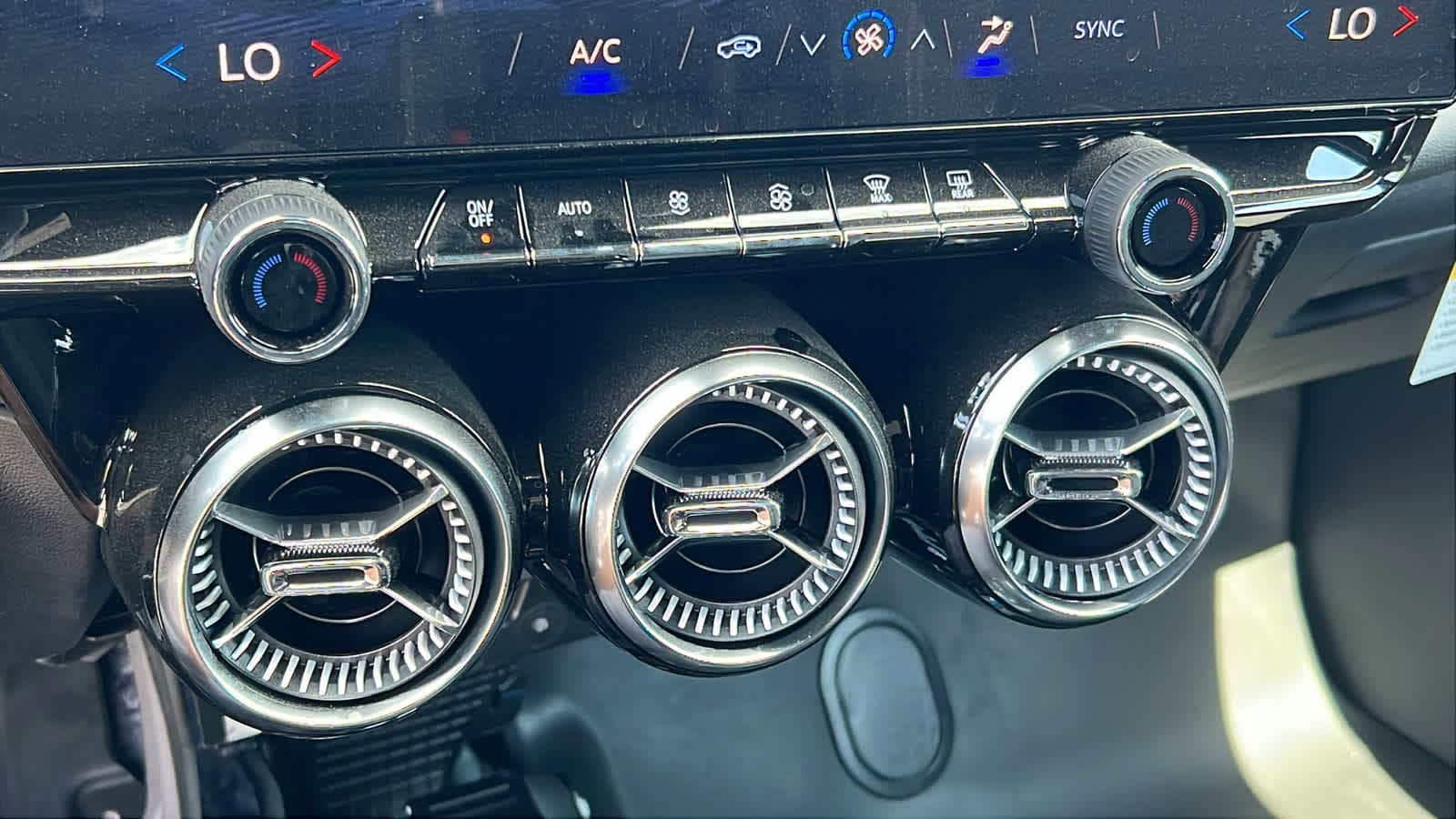 Thumbnail: 2024 Chevrolet Blazer EV - 14