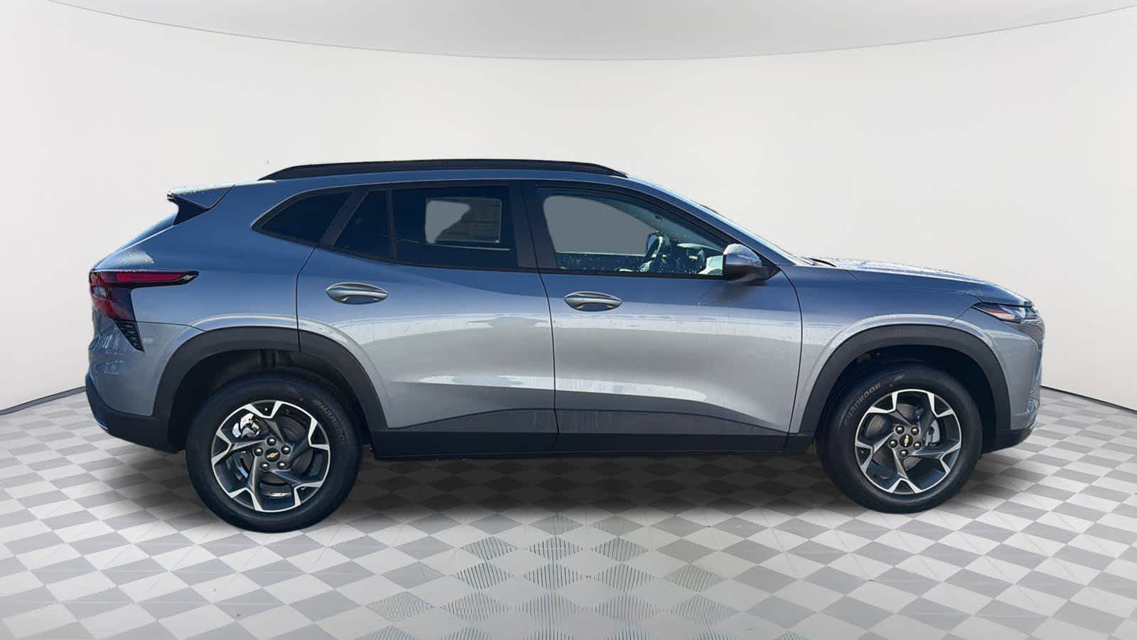 Thumbnail: 2026 Chevrolet Trax - 4