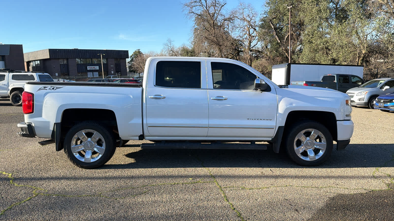 Thumbnail: 2018 Chevrolet Silverado 1500 - 4