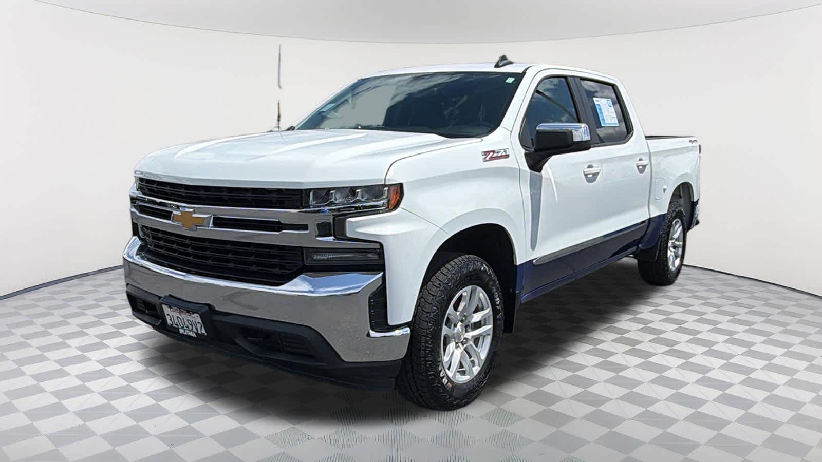 2019 Chevrolet Silverado 1500 LT 4X4 Crew Cab Short Box's photo