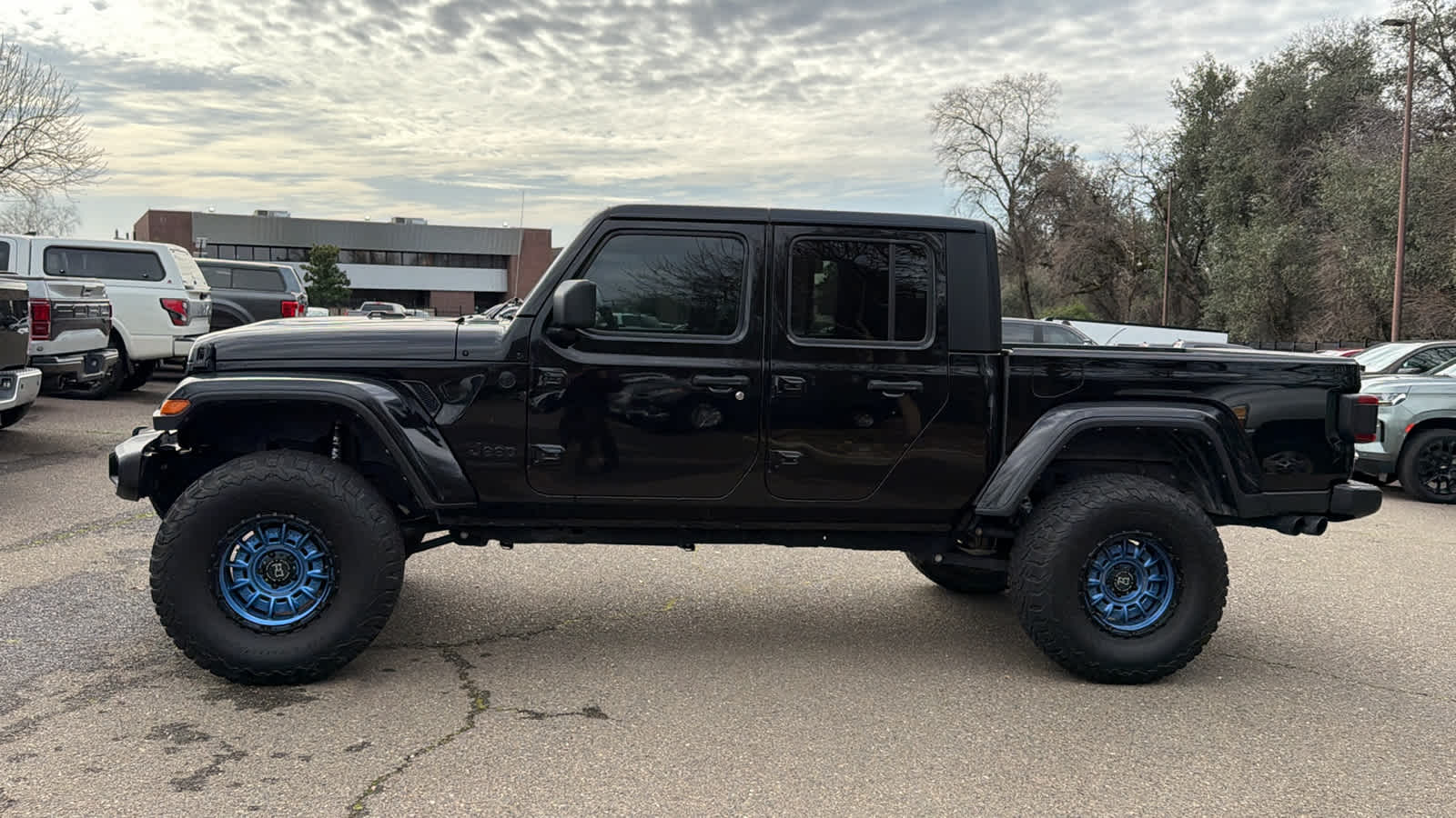 Thumbnail: 2021 Jeep Gladiator - 8
