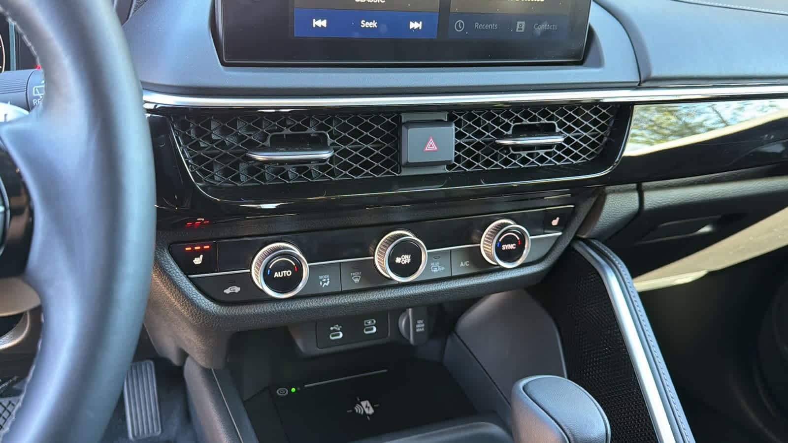 Thumbnail: 2025 Acura ADX - 13