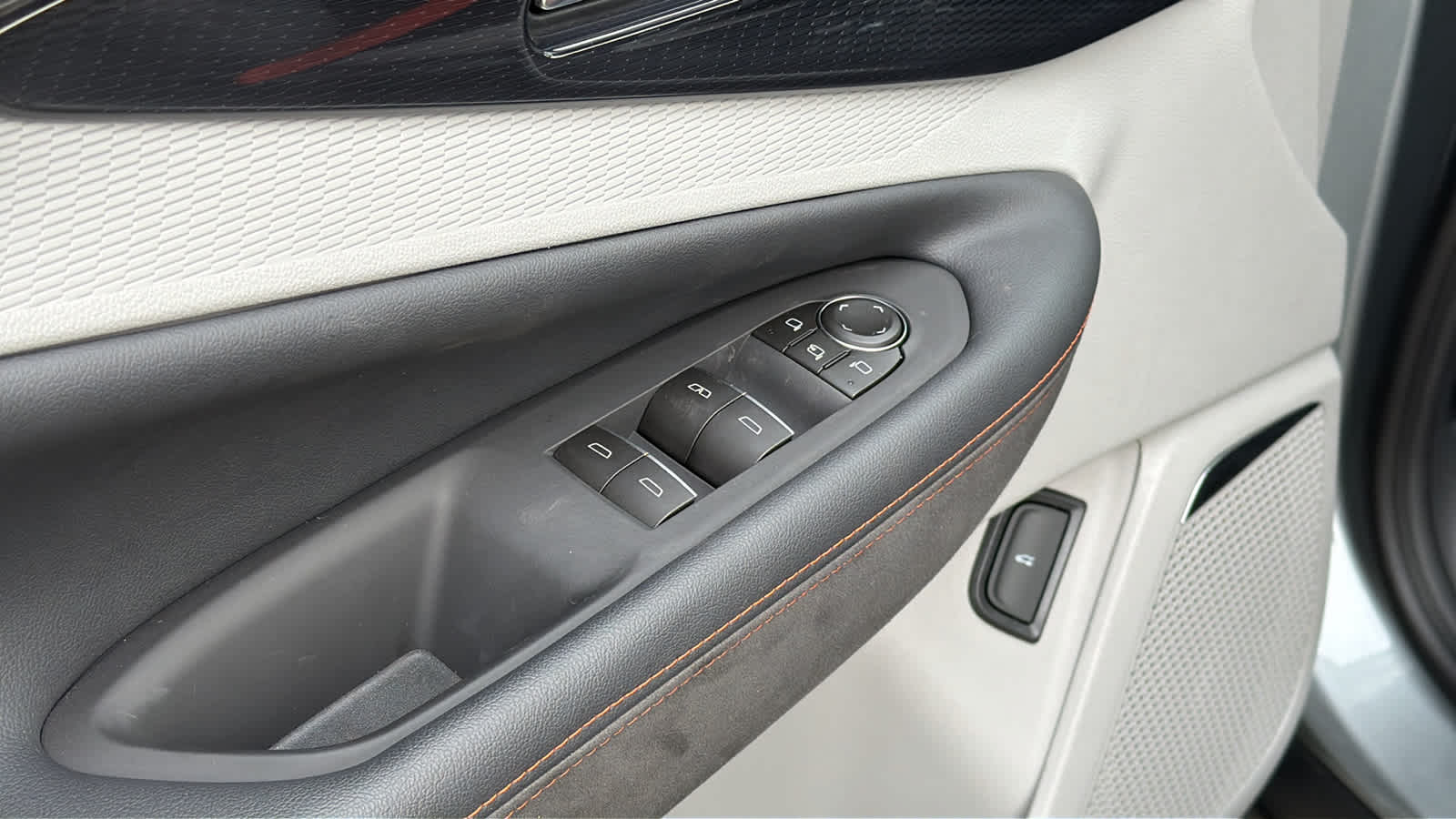 Thumbnail: 2026 Chevrolet Blazer EV - 22