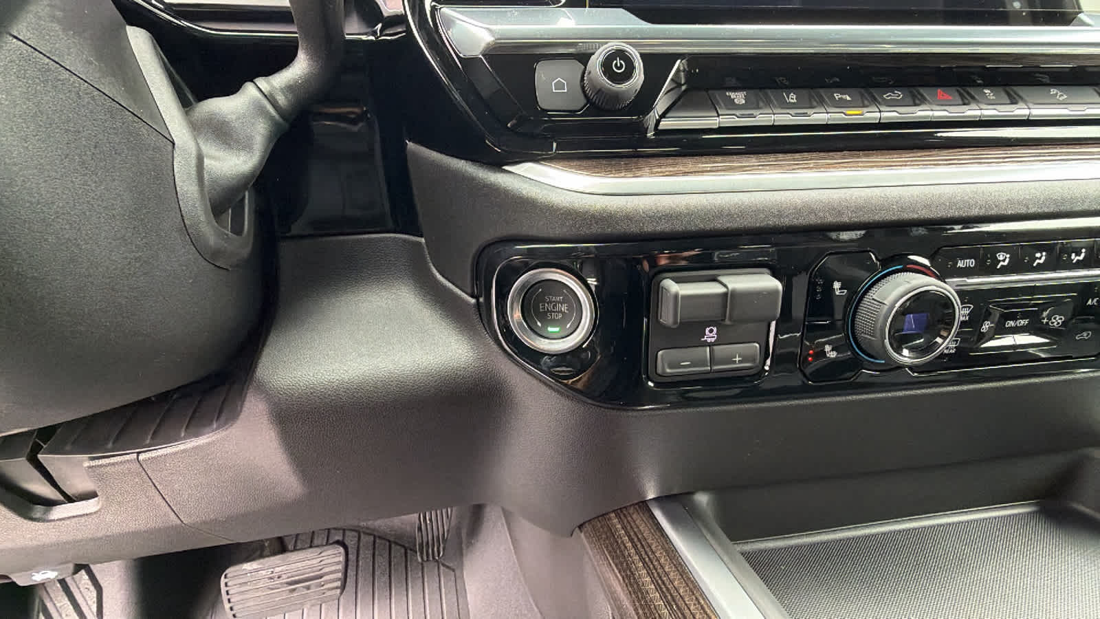 Thumbnail: 2026 Chevrolet Silverado 3500 - 17