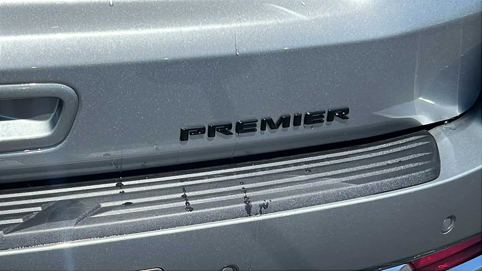 Thumbnail: 2025 Chevrolet Suburban - 28