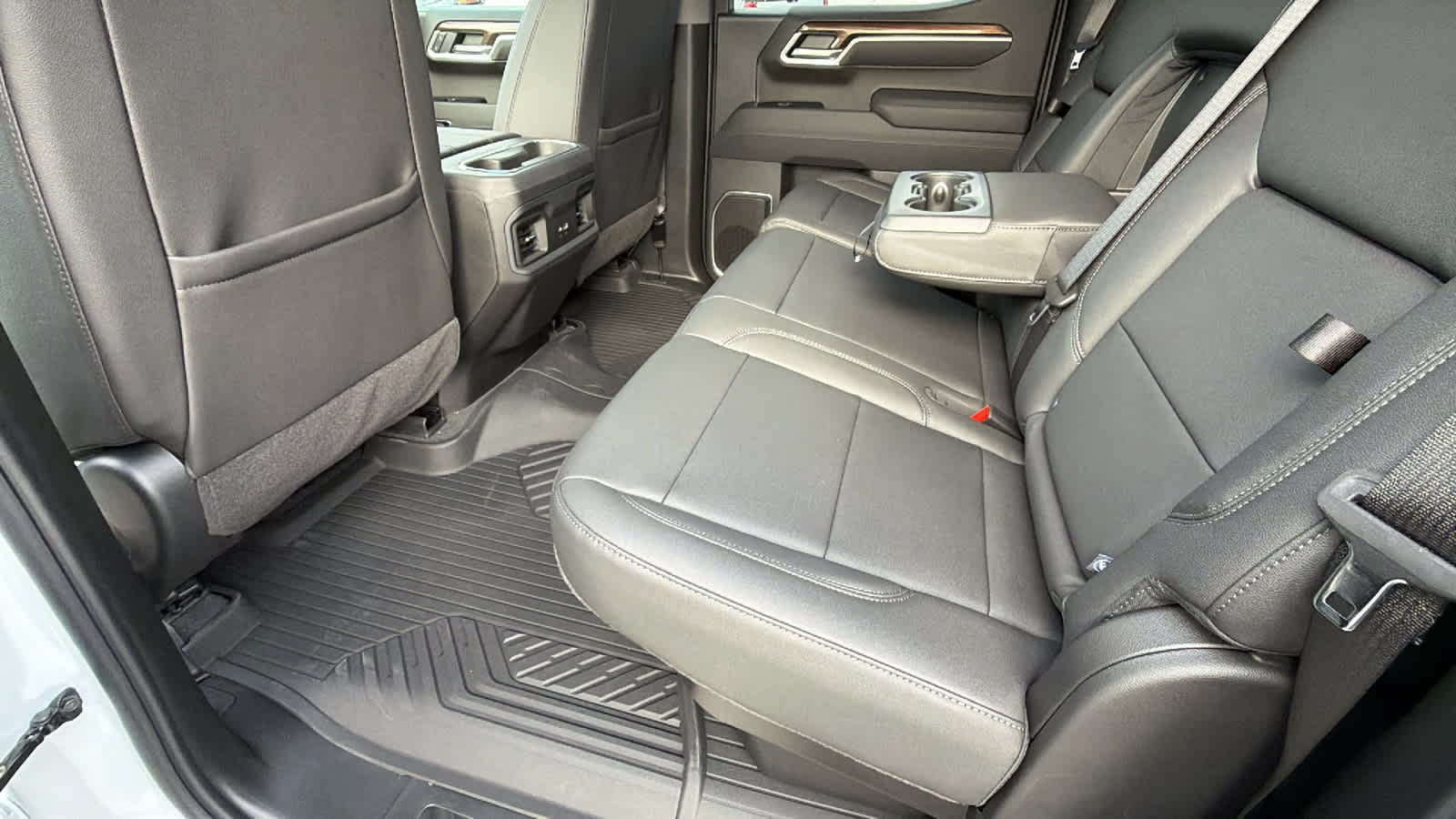 Thumbnail: 2026 Chevrolet Silverado 1500 - 24