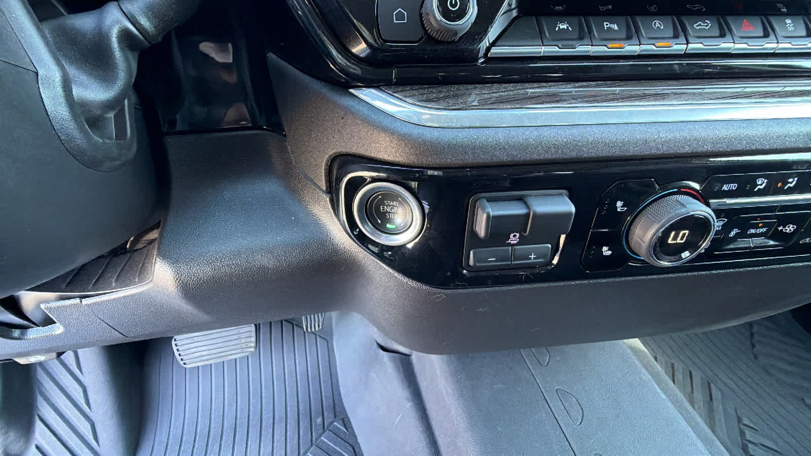 Thumbnail: 2025 Chevrolet Silverado 1500 - 17