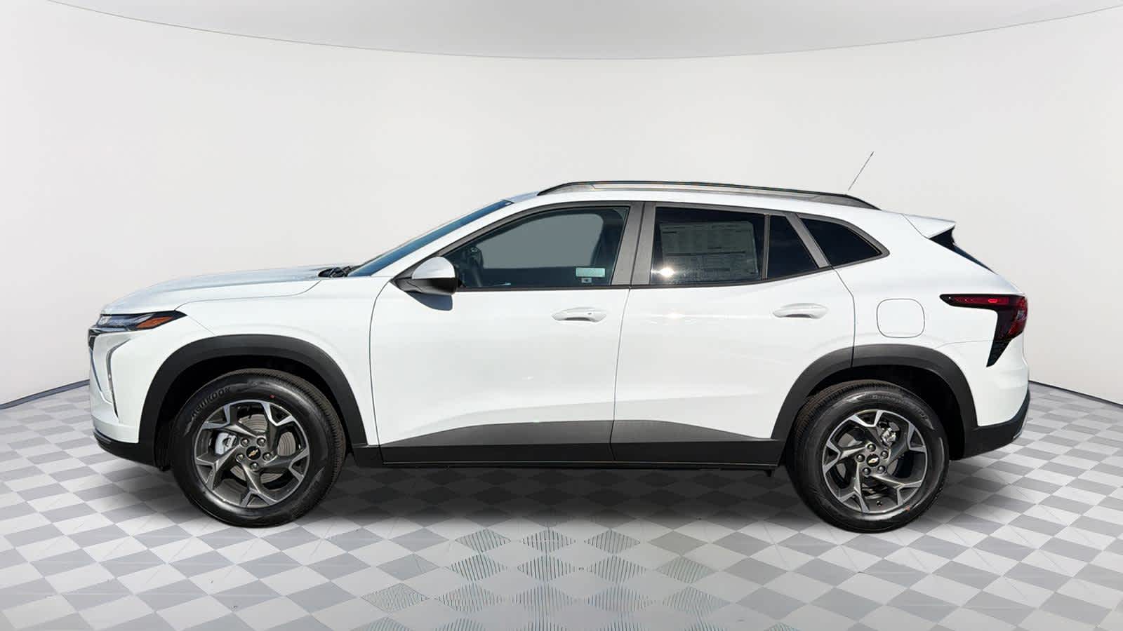 Thumbnail: 2026 Chevrolet Trax - 8