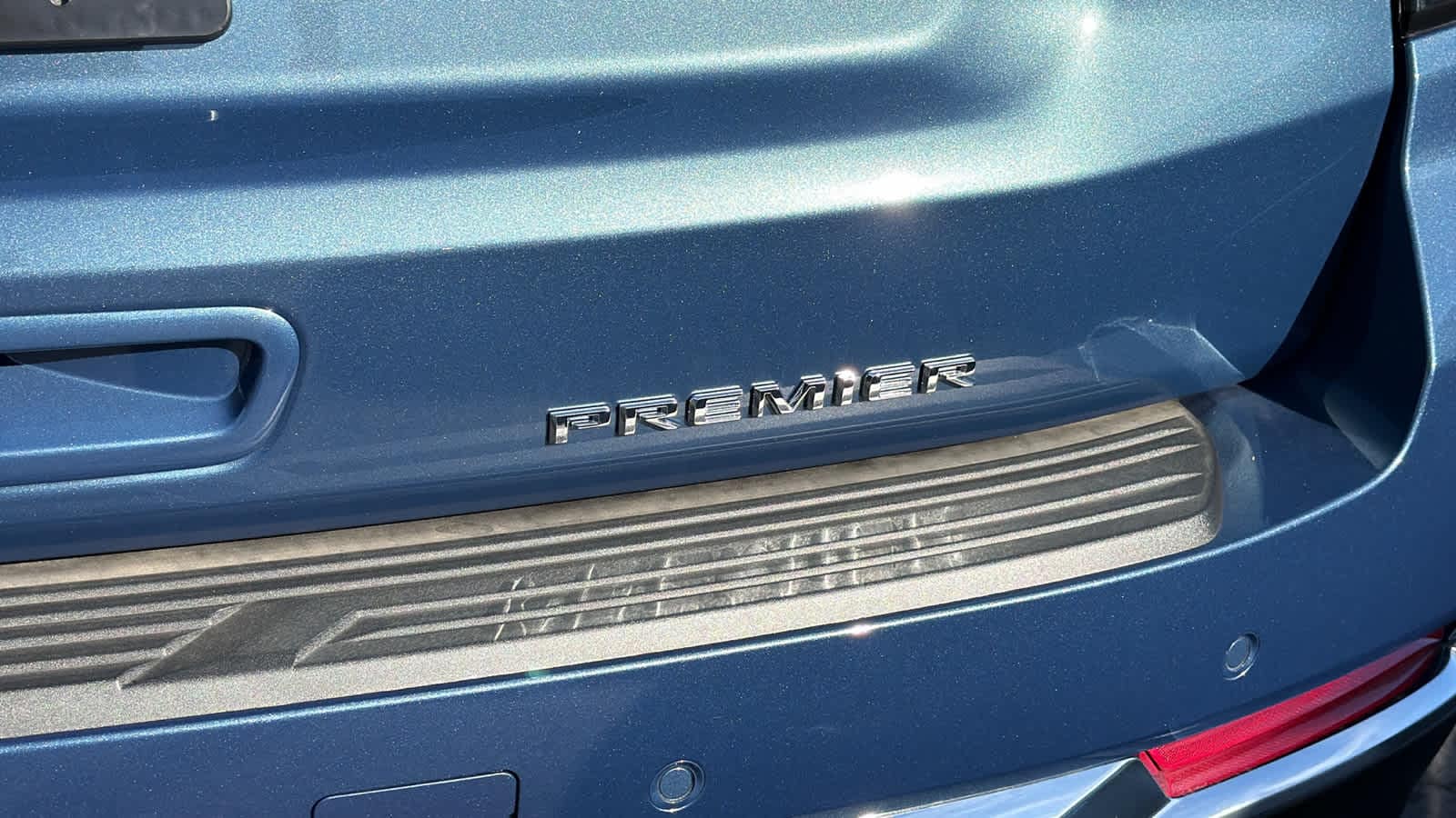 Thumbnail: 2025 Chevrolet Suburban - 28