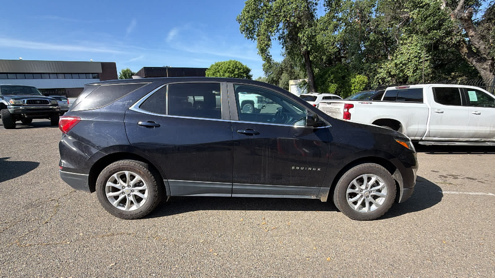 Thumbnail: 2021 Chevrolet Equinox - 4