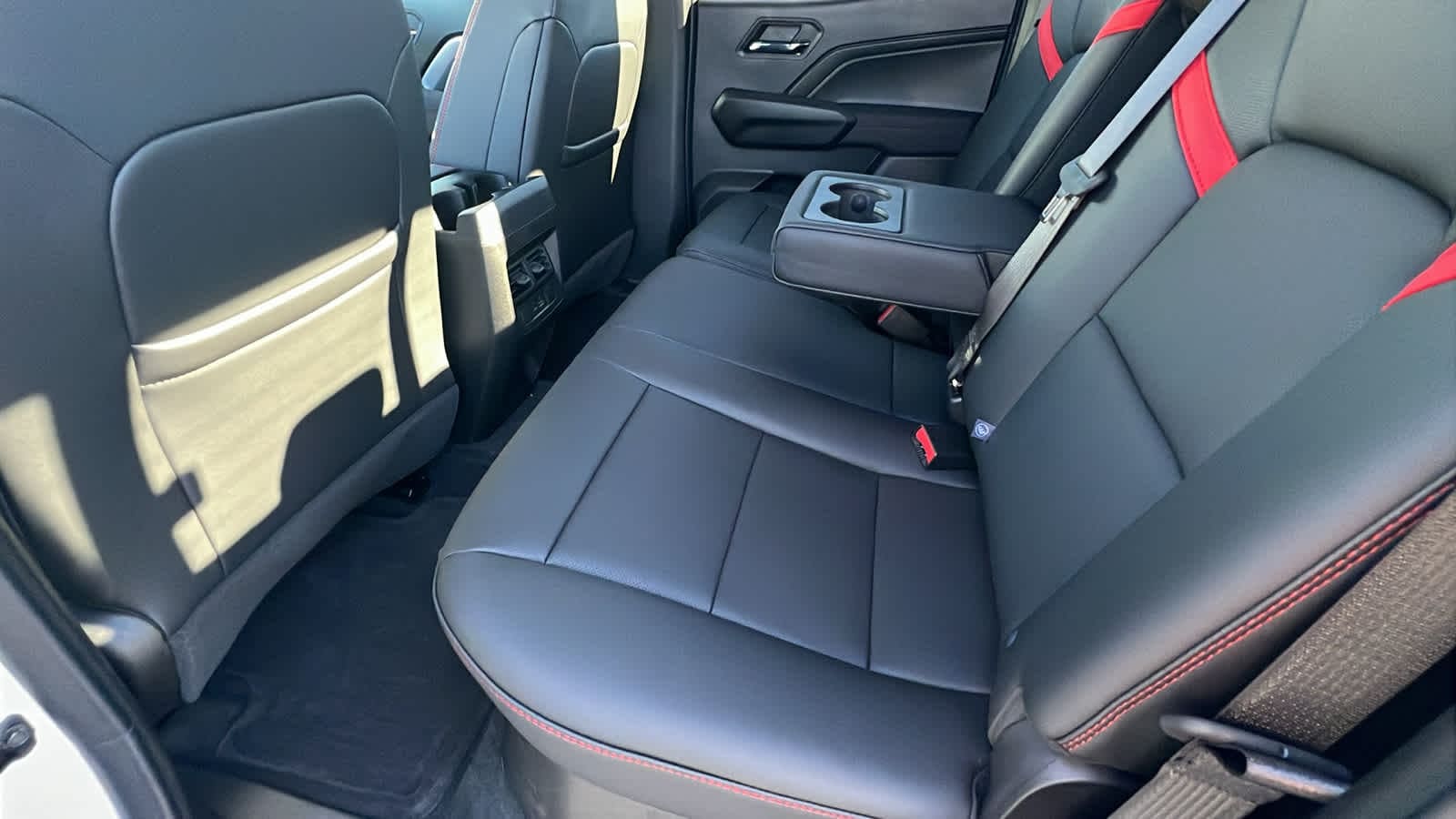 Thumbnail: 2026 Chevrolet Colorado - 24