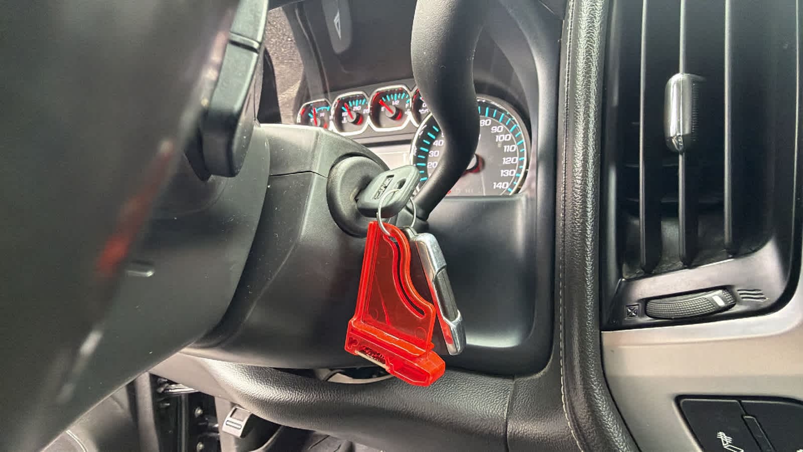 Thumbnail: 2018 GMC Sierra 2500 - 17