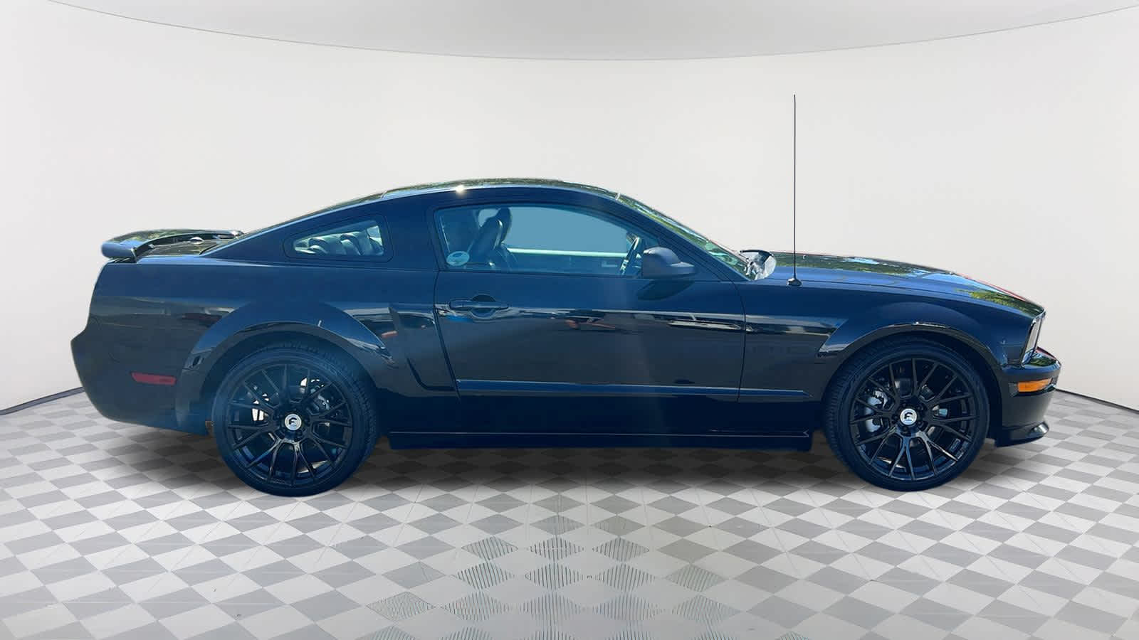Thumbnail: 2007 Ford Mustang - 4