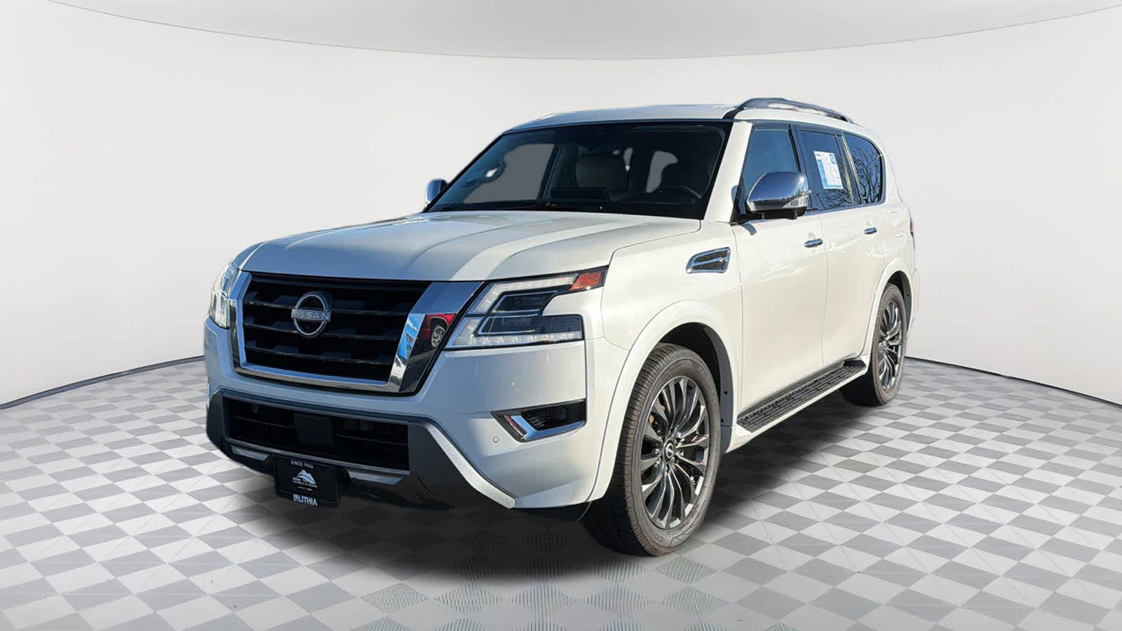2023 Nissan Armada Platinum's photo