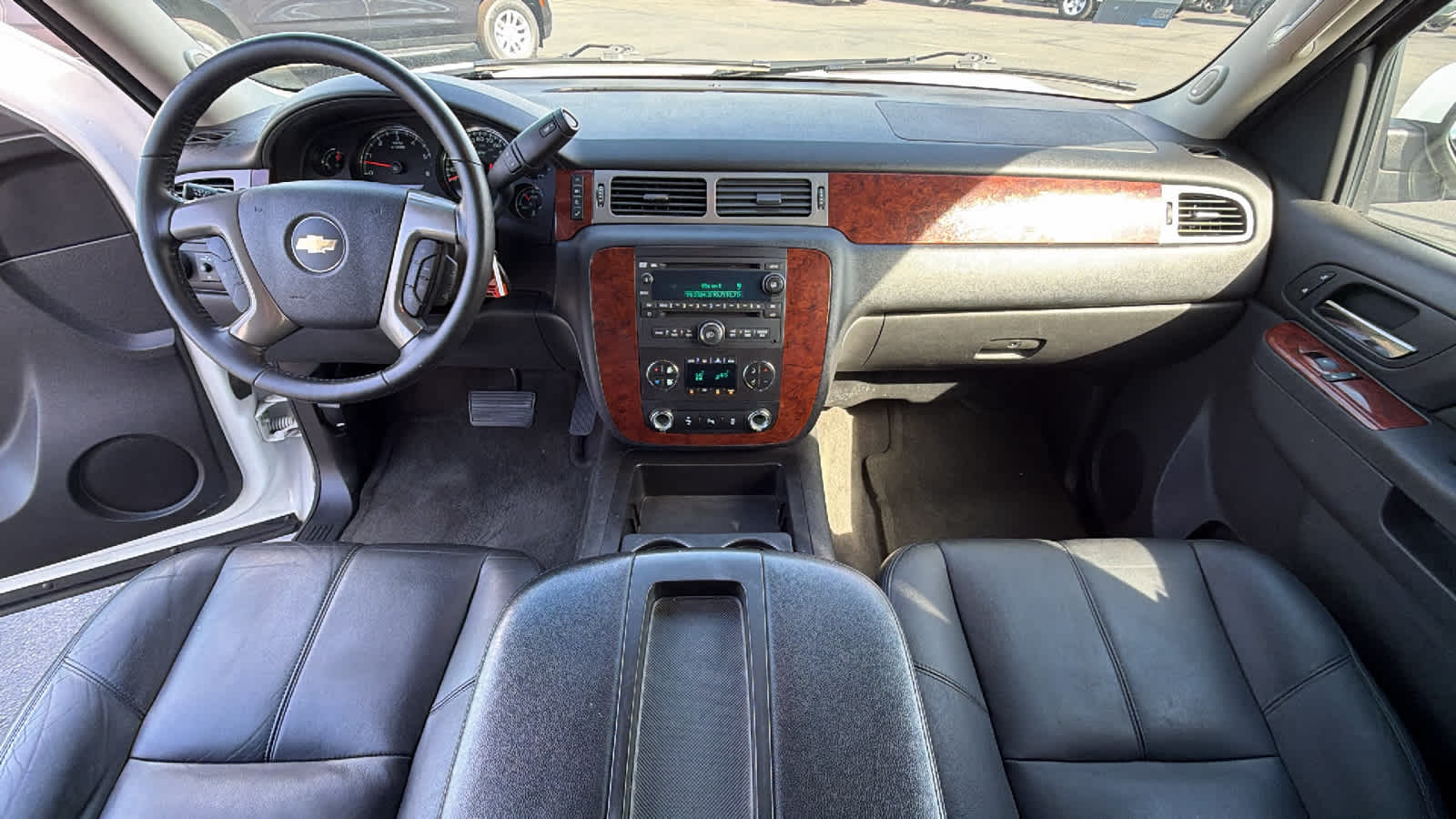 Thumbnail: 2014 Chevrolet Suburban - 26
