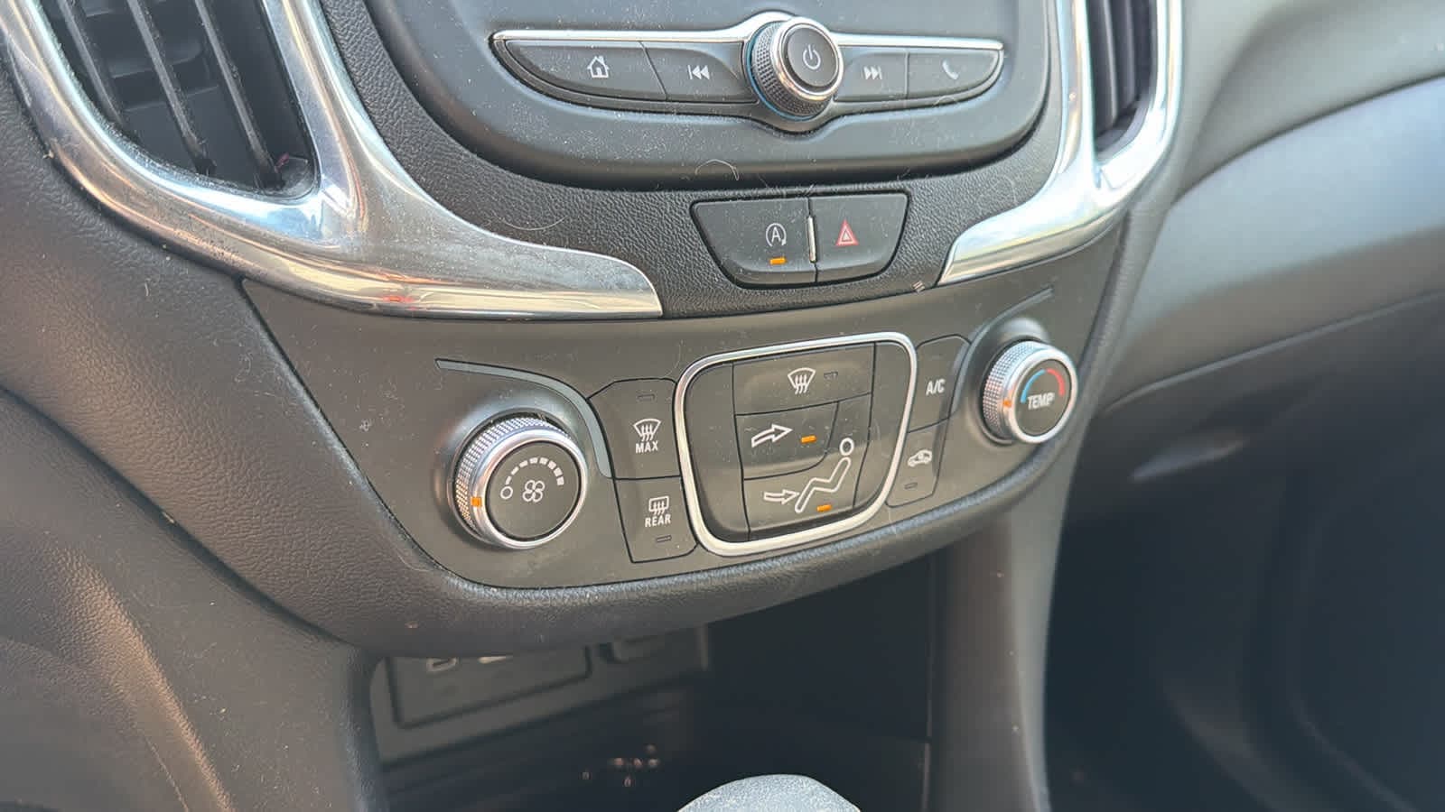 Thumbnail: 2022 Chevrolet Equinox - 11